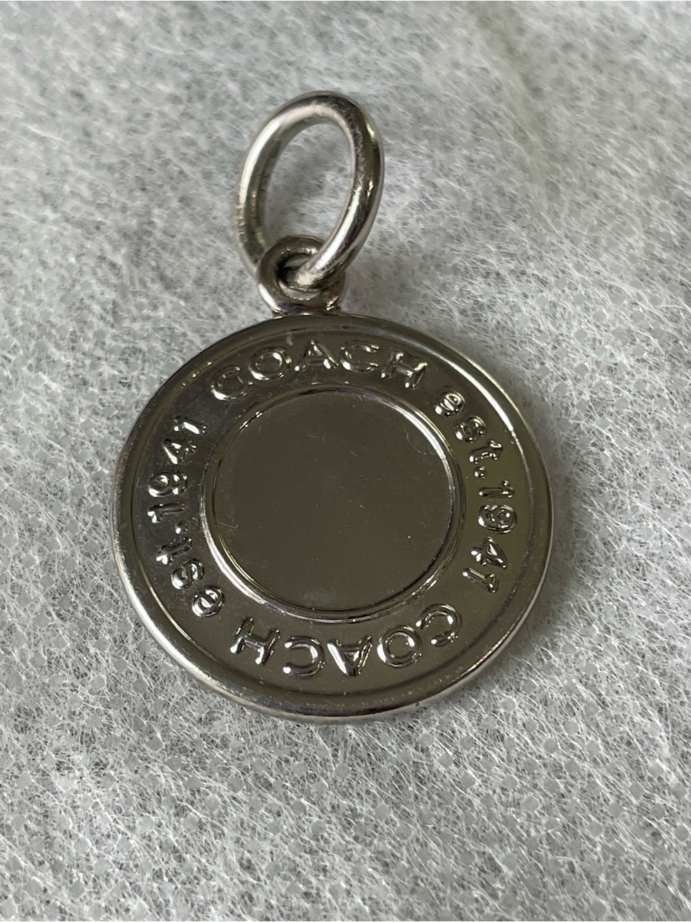 Coach 2009 EUC round metallic logo charm/hangtag No chain - Picture 4 of 5